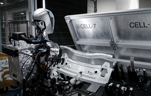 BMW 공장에 모습을 드러낸 휴머노이드 로봇
